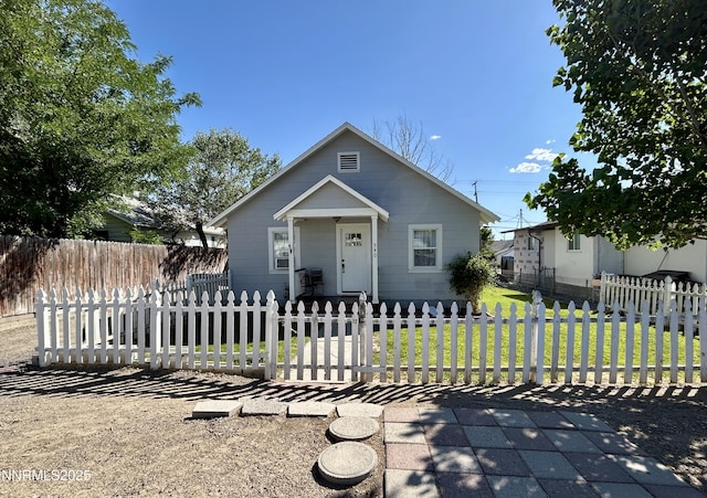 540 Garrison St, Winnemucca, NV 89445 - bungalow-style home featuring a fenced front yard