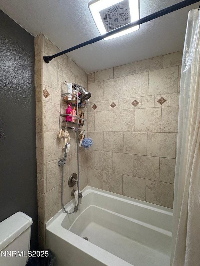 5045 Offenhauser Dr, Winnemucca, NV 89445 - bathroom with shower / tub combo and toilet