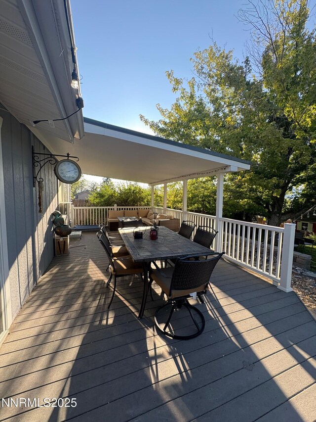 5045 Offenhauser Dr, Winnemucca, NV 89445 - deck with outdoor dining space