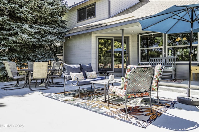 1755 Mizpah St, Winnemucca, NV 89445 - view of patio featuring outdoor lounge area and outdoor dining area