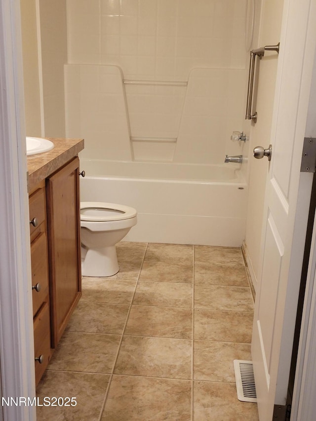3340 Moon Ln, Winnemucca, NV 89445 - bathroom featuring vanity, bathtub / shower combination, and tile patterned floors