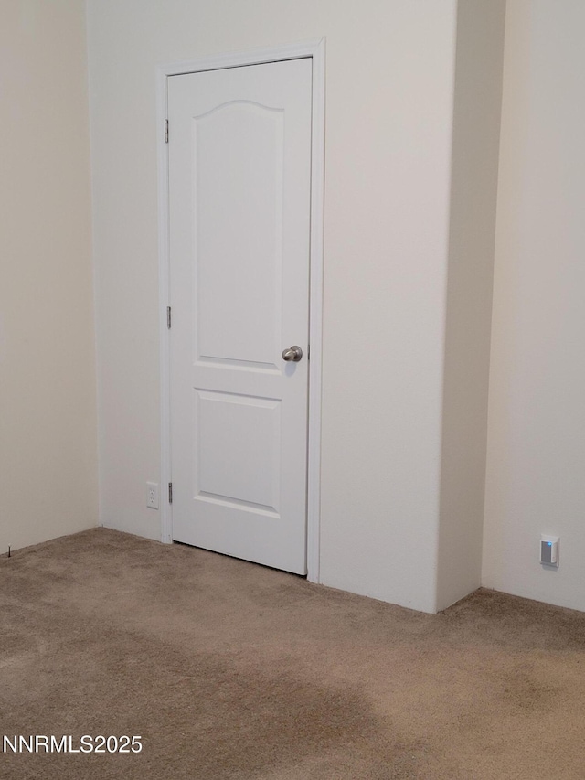 3340 Moon Ln, Winnemucca, NV 89445 - unfurnished room with carpet floors