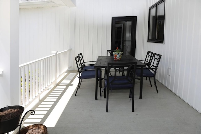 12075 Oakmont Dr, Conneaut Lake, PA 16316 - view of patio with outdoor dining area
