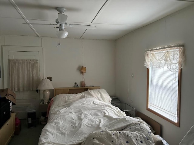 bedroom featuring ceiling fan