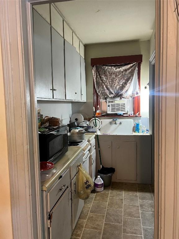 443 E 27 Th St, Erie, PA 16504 - photo 9