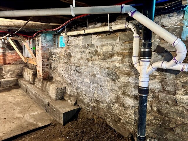 647-649 E 11th St, Erie, PA 16503 - view of basement