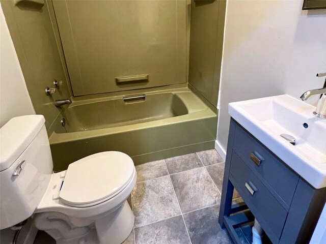 647-649 E 11th St, Erie, PA 16503 - full bath with toilet, vanity, and bathing tub / shower combination