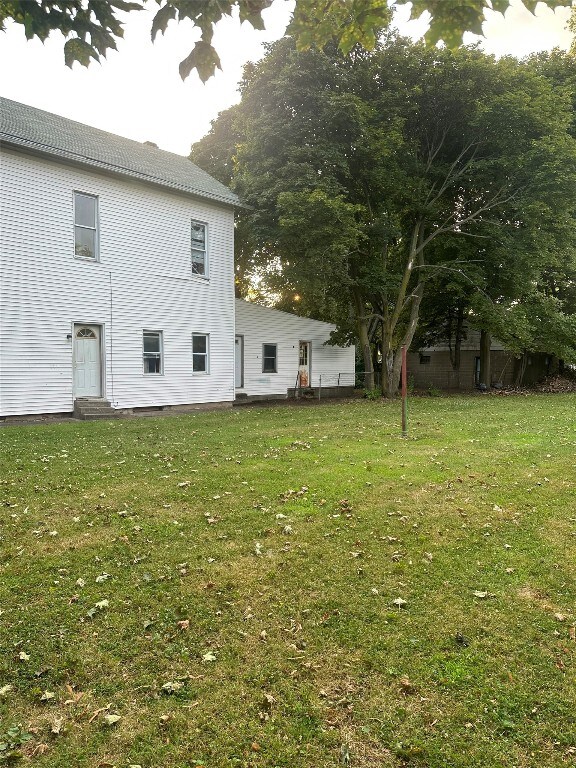 512 W 4th St, Erie, PA 16507 - photo 2