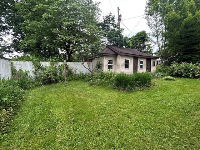 10689 Glenn Blvd, Conneaut Lake, PA 16316 - view of yard