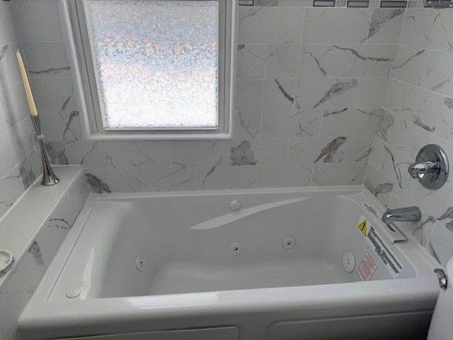 334 E 28th St, Erie, PA 16504 - view of bathroom