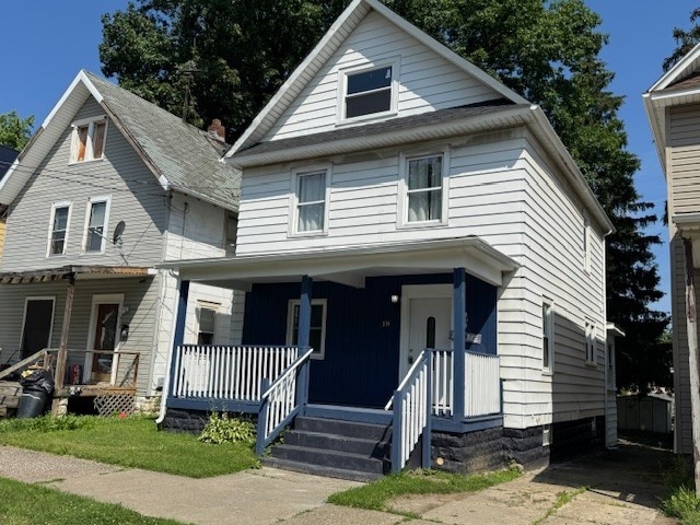 334 E 28th St, Erie, PA 16504 - traditional style home with covered porch