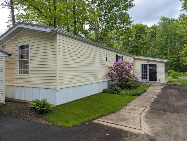 8734 Colonial Ln, Linesville, PA 16424 - view of side of home