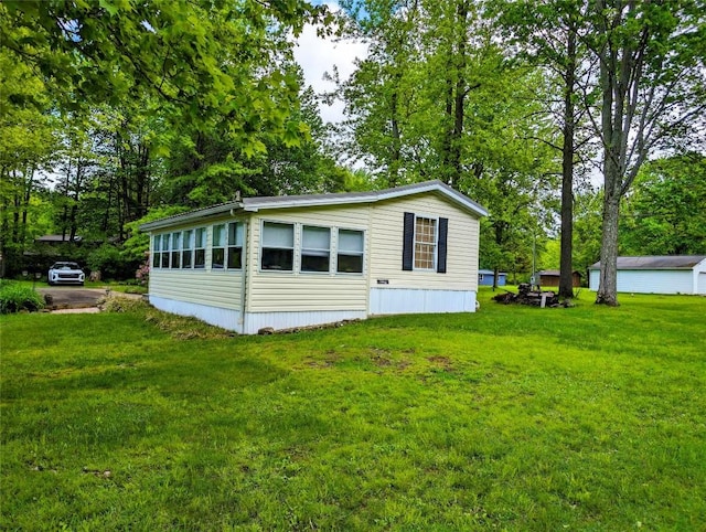 8734 Colonial Ln, Linesville, PA 16424 - view of front of property featuring a front yard