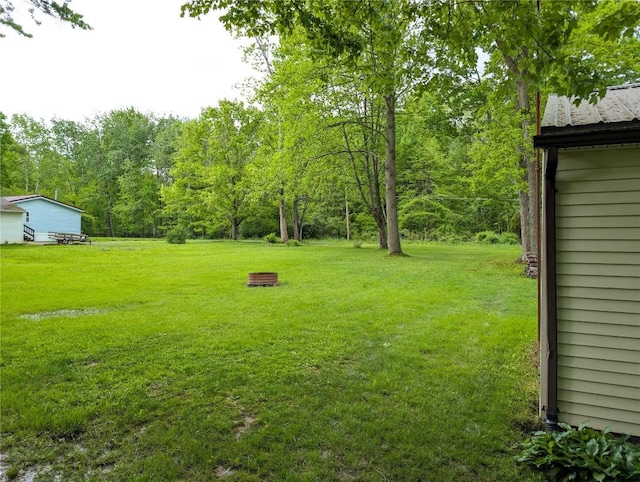 8734 Colonial Ln, Linesville, PA 16424 - view of grassy yard