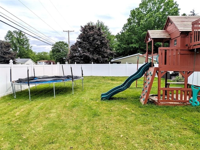732 Walbridge Rd, Erie, PA 16511 - fenced backyard with a playground