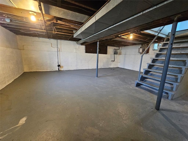 963 W 7th St, Erie, PA 16502 - unfinished below grade area featuring stairs