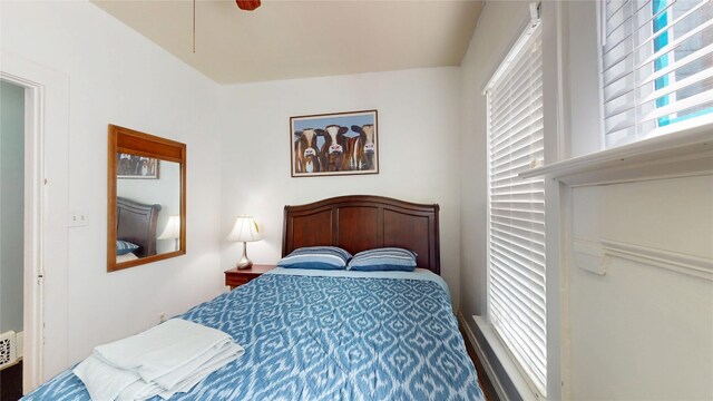 658 W 10th St, Erie, PA 16502 - photo 9