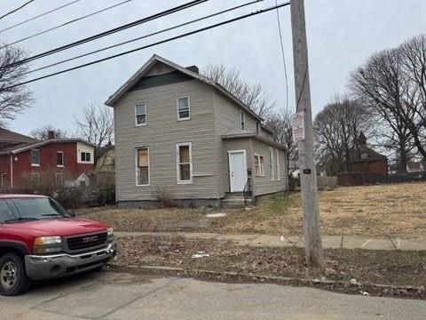 513 Wallace St, Erie, PA 16507 - view of front of house with entry steps