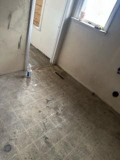513 Wallace St, Erie, PA 16507 - interior space featuring visible vents
