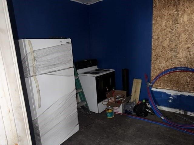 513 Wallace St, Erie, PA 16507 - view of clothes washing area