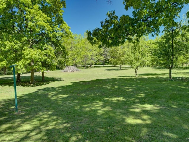 6620 W Ridge Rd, Fairview, PA 16415 - view of green lawn