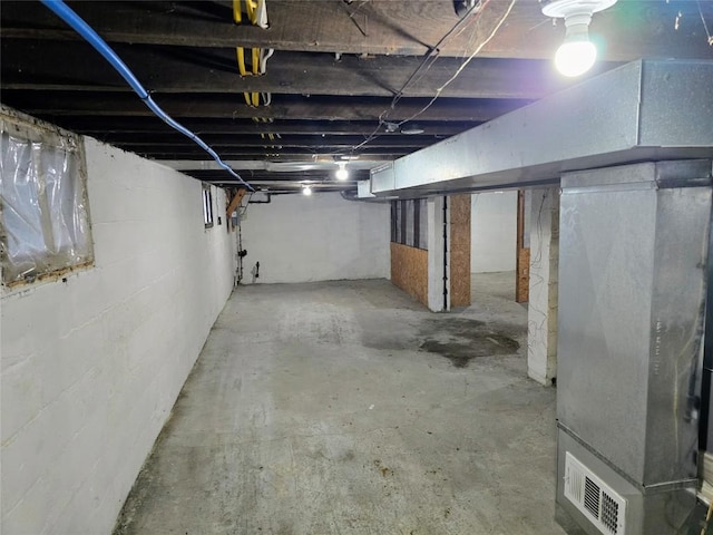 922 E 9th St, Erie, PA 16503 - unfinished basement with heating unit