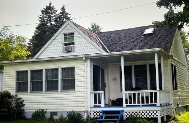 view of front facade featuring covered porch