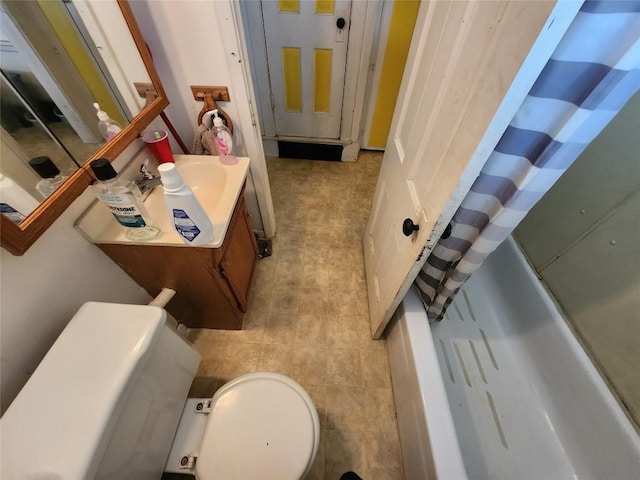 full bathroom with vanity, toilet, and shower / bathtub combination with curtain