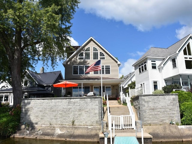 view of front of property