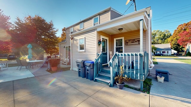 front of property with covered porch