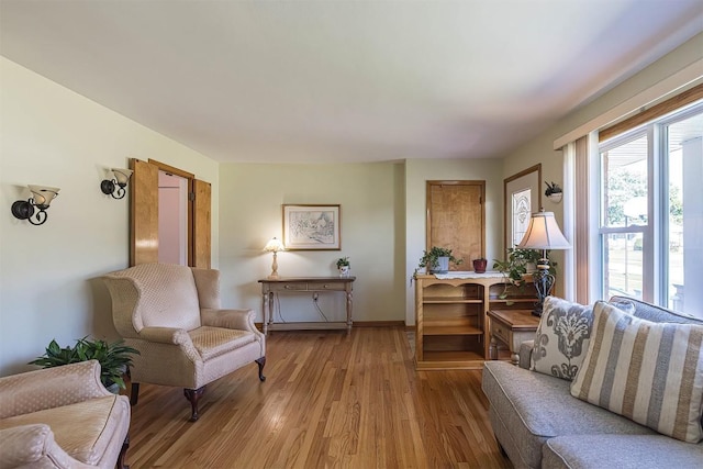 2548 E 32nd St, Erie, PA 16510 - living room featuring light wood finished floors and baseboards