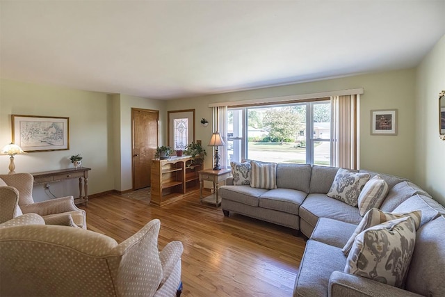2548 E 32nd St, Erie, PA 16510 - living room with light wood-style floors