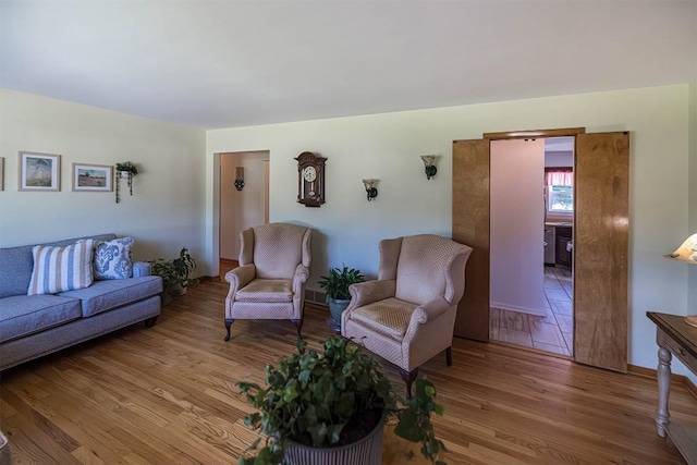 2548 E 32nd St, Erie, PA 16510 - living area featuring light wood-style floors