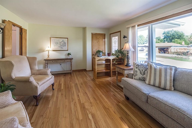 2548 E 32nd St, Erie, PA 16510 - living room featuring light wood-type flooring and baseboards