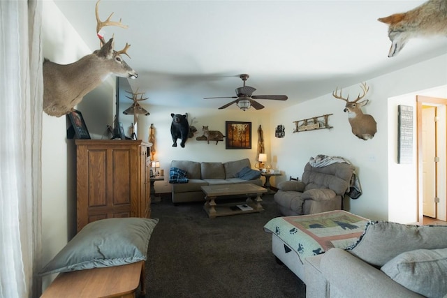 living room with carpet and ceiling fan