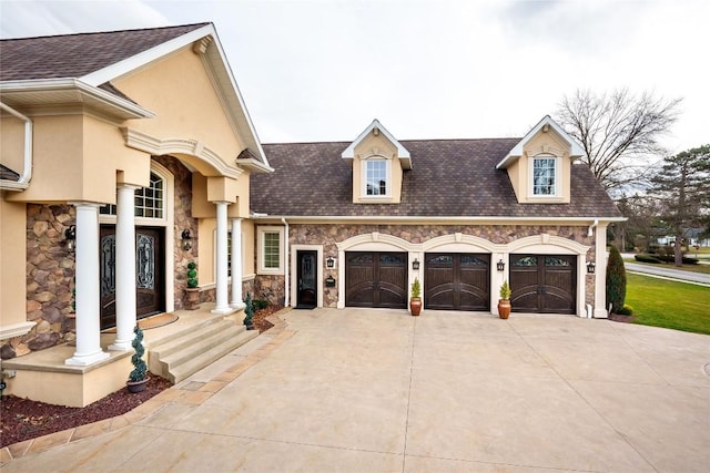 view of front facade with a garage