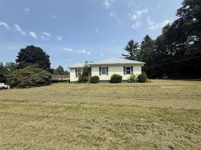 10537 Franklin Pike, Meadville, PA 16335 - view of front of property featuring a metal roof and a front lawn