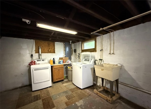 10537 Franklin Pike, Meadville, PA 16335 - basement featuring washing machine and dryer and a sink