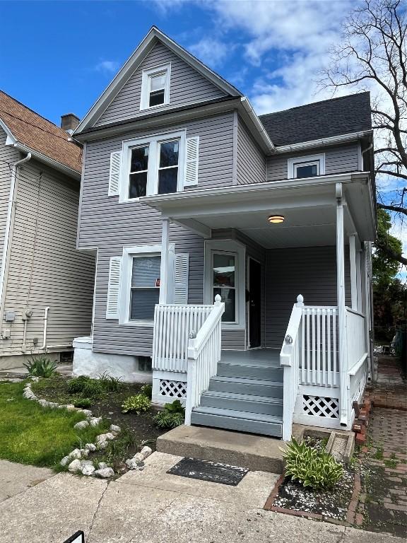 917 Walnut St, Erie, PA 16502 - view of front of home with a porch