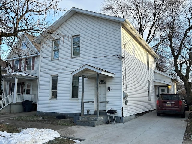 view of front facade