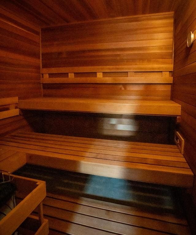 view of sauna / steam room