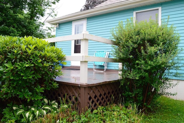 105 Hickory St, Edinboro, PA 16412 - back of property with a wooden deck