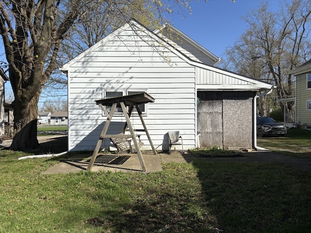view of outbuilding