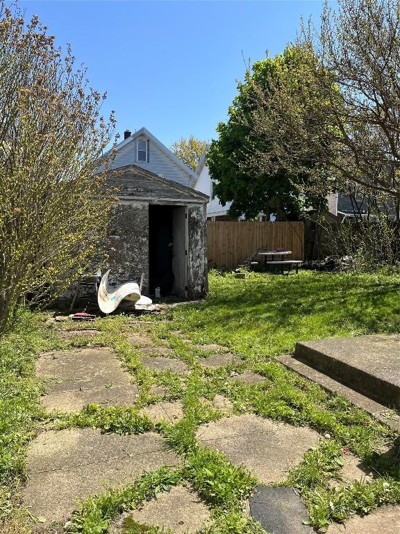 2627 Van Buren Ave, Erie, PA 16504 - view of yard