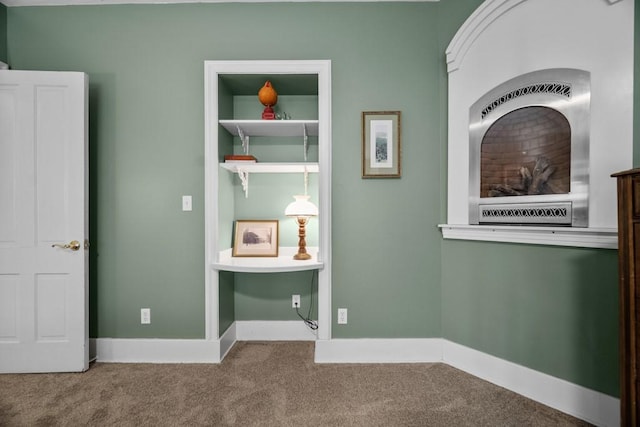 unfurnished bedroom featuring carpet flooring