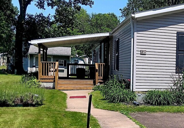 21 Ridgewood Dr, Erie, PA 16426 - view of wooden deck