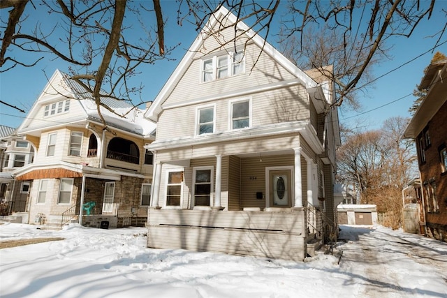 view of front property