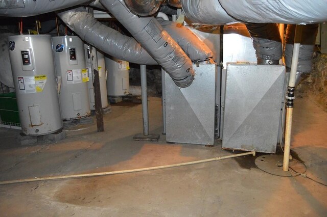 402 Main St, Saegertown, PA 16433 - utilities with water heater