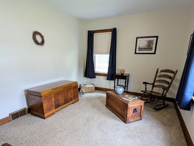 933 E 31st St, Erie, PA 16504 - sitting room with carpet and baseboards