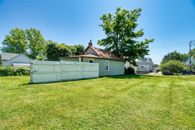 352 E 2nd St, Erie, PA 16507 - view of yard